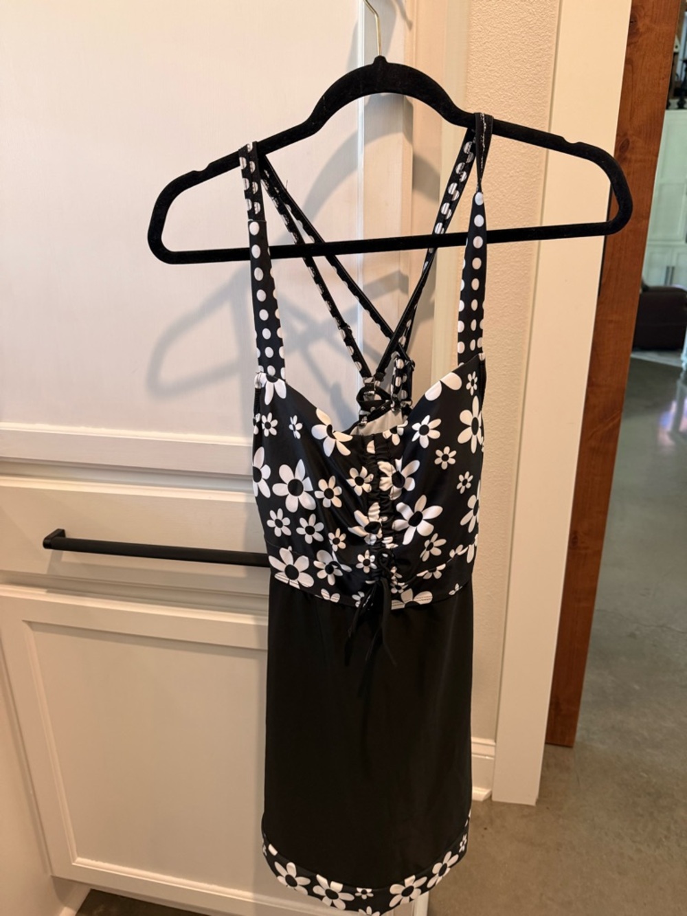 Black Floral-Trim Strappy Swim Top